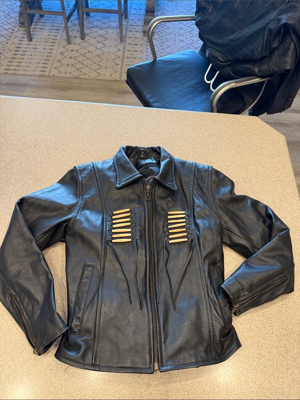 Thinsulate 3M motorcycle Blck Leather Jacket southwest hair pipe and bead accent